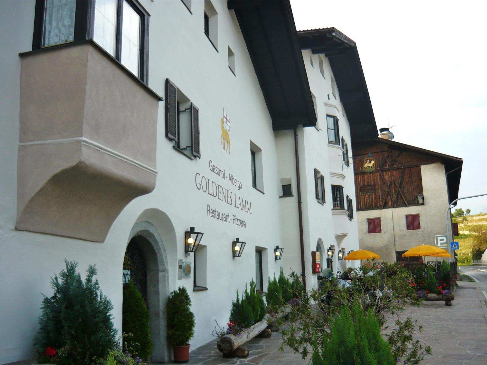 Hotel Gasthof Goldenes Lamm Vahrn Exterior foto