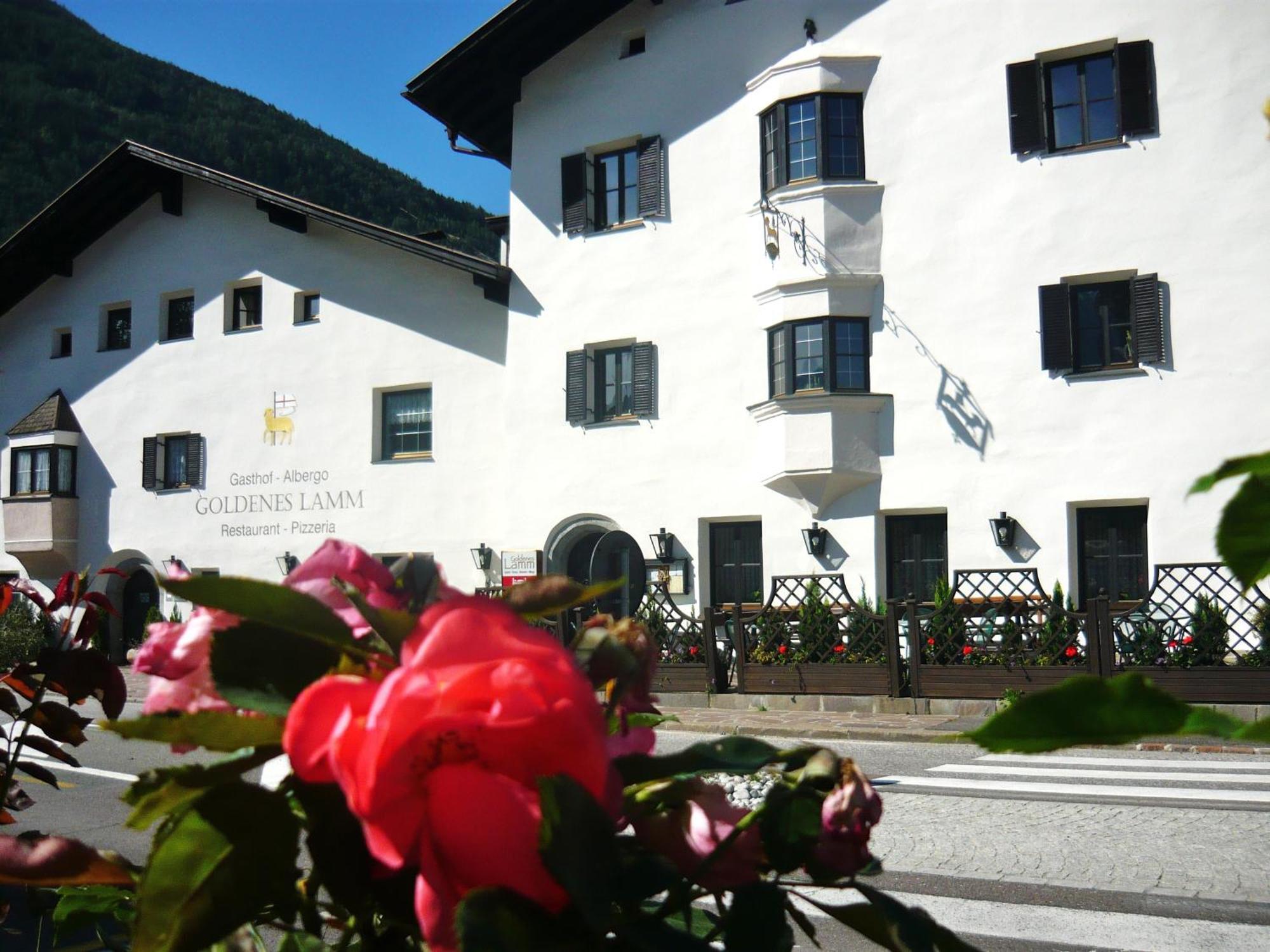 Gasthof Goldenes Lamm Vahrn Exterior foto